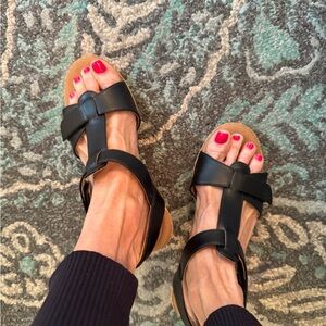 Rockport Black Sandals with Wide Straps and Buckle Closure